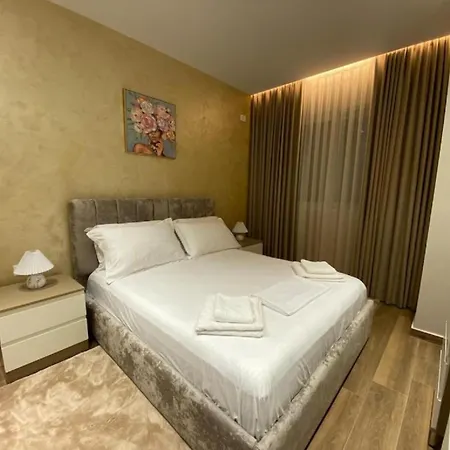 Apartmán New Bazaar Essil Flat With Parking *