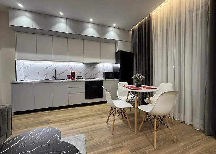 Apartmán New Bazaar Essil Flat With Parking *