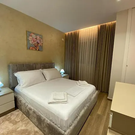 New Bazaar Essil Flat With Parking Tirana