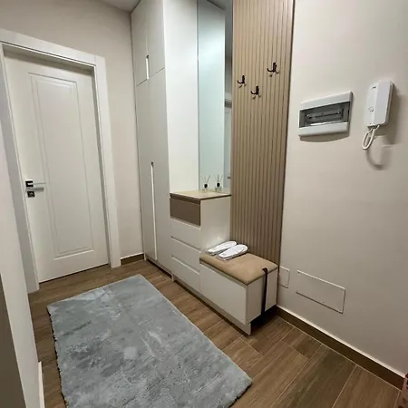 New Bazaar Essil Flat With Parking