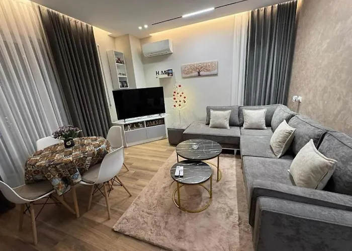 New Bazaar Essil Flat With Parking *